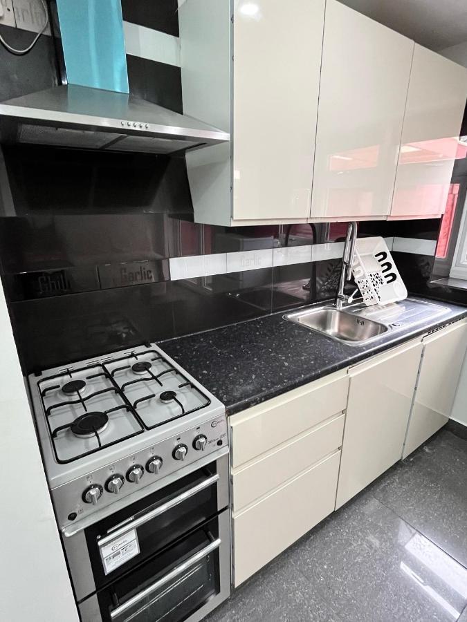 Full Studio Near Heathrow Airport & London Hayes  Kültér fotó