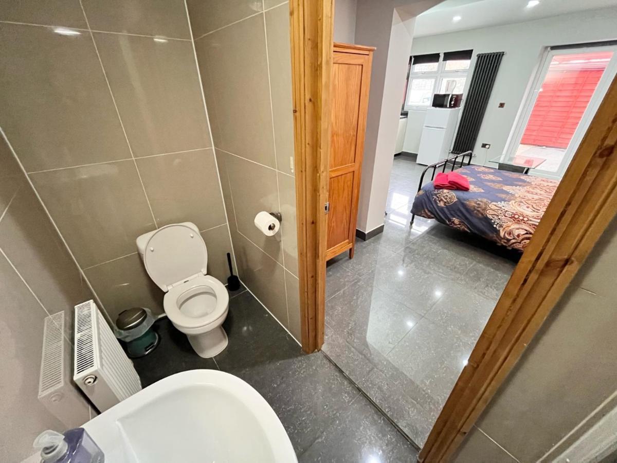 Full Studio Near Heathrow Airport & London Hayes  Kültér fotó